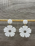 Boucles d'oreille fleurs bordeaux pailletées