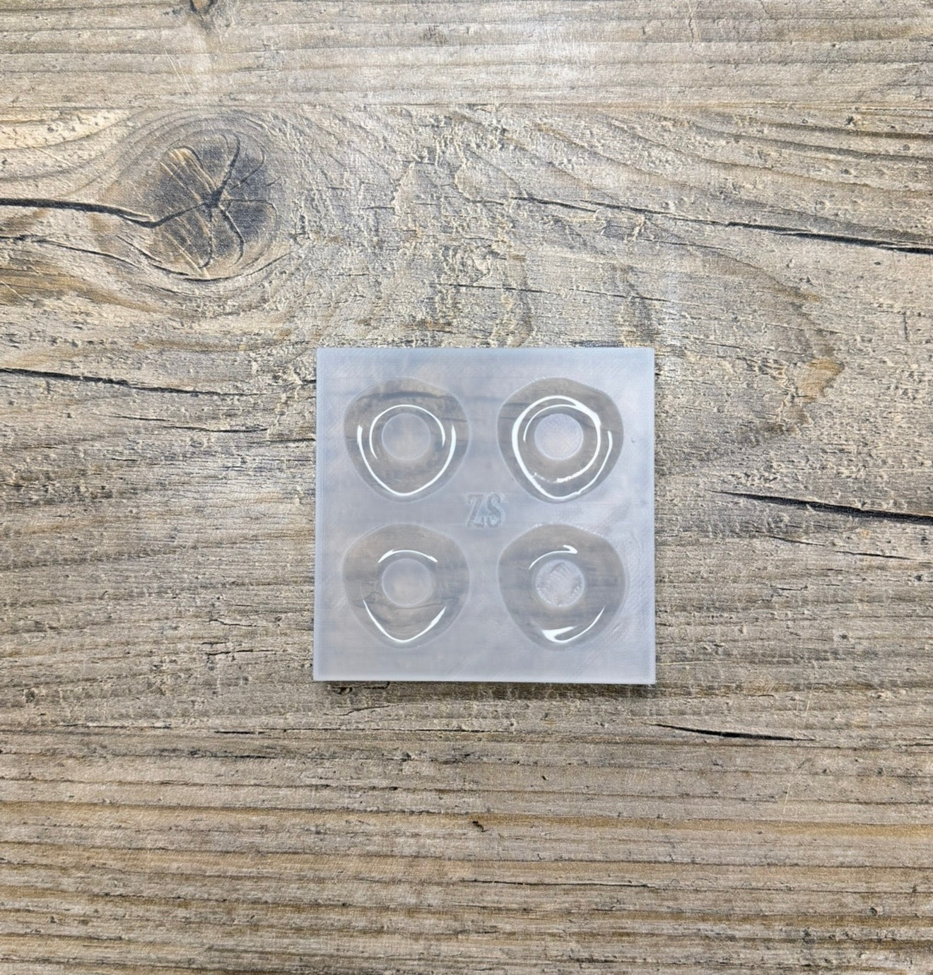 Moule Stone